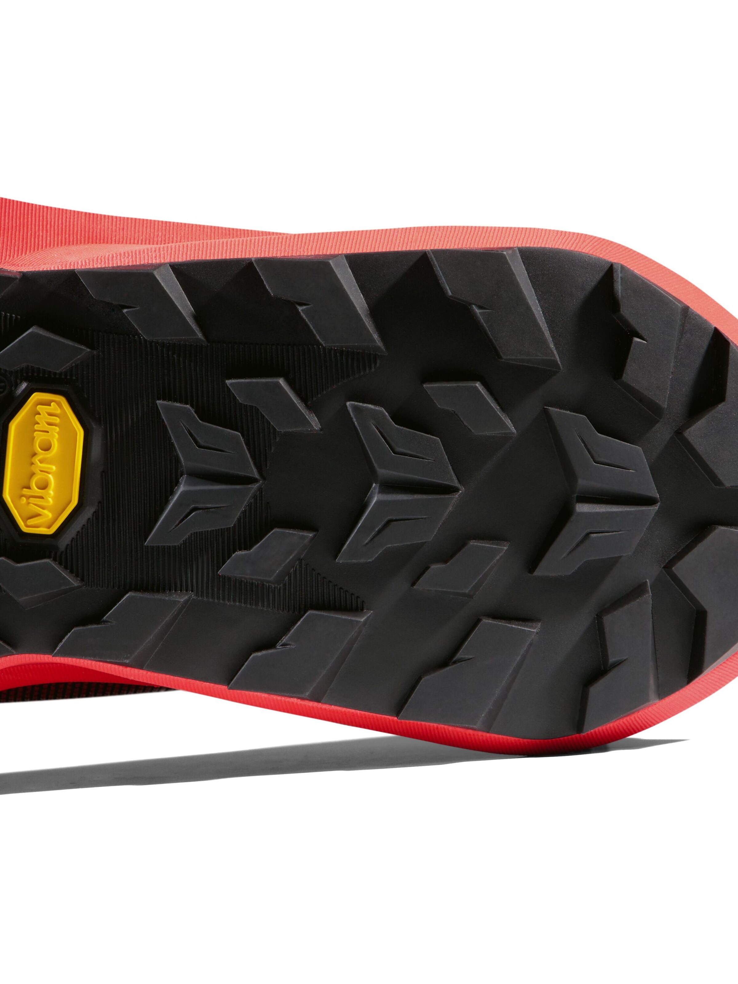 MAMMUT Flats in Red