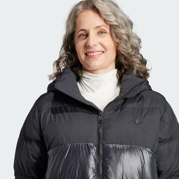 ADIDAS ORIGINALS Зимно палто в черно