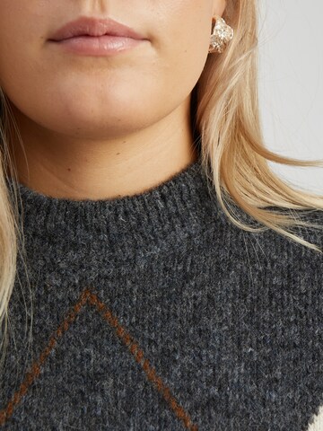 Peppercorn - Top 'Tirna' en gris