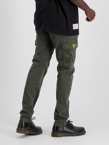 ALPHA INDUSTRIES Tapered Παντελόνι cargo σε πράσινο