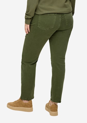 TRIANGLE Regular Jeans in Groen