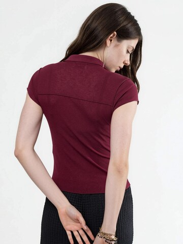 Busem Shirt in Red