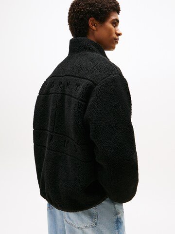 Tommy Jeans Демисезонная куртка в Синий
