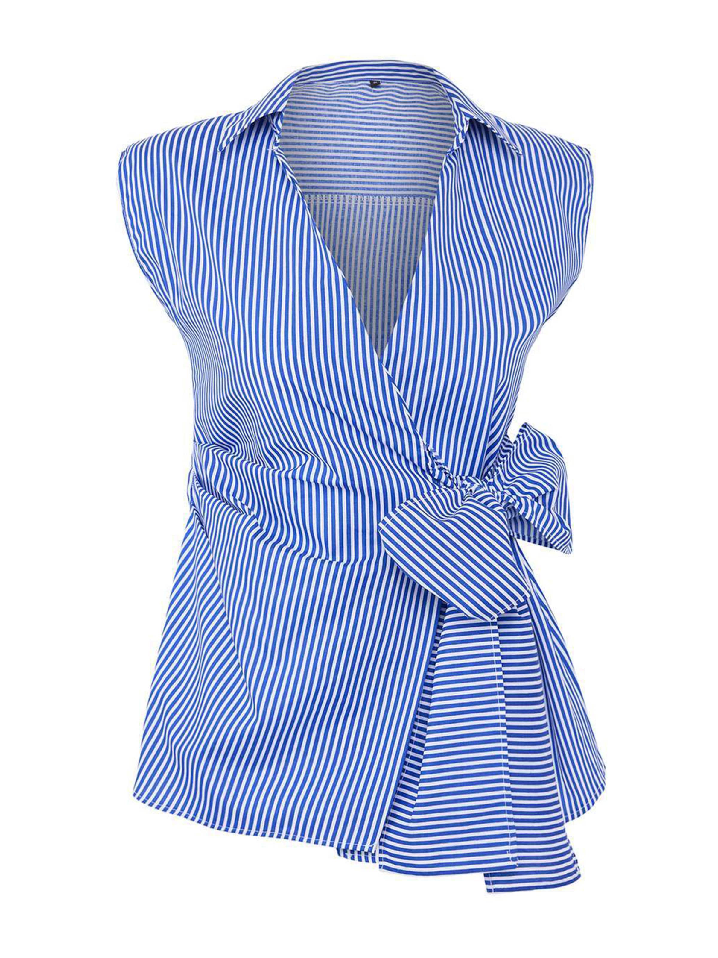 Trendyol Blouse in Blauw: voorkant