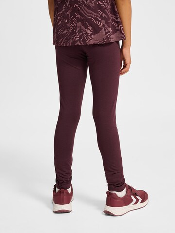 Hummel Slimfit Sportbroek in Rood