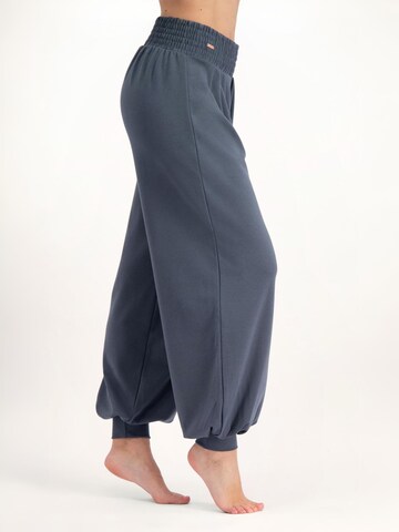 Urban Goddess Yoga & Activewear Loose fit Harem Pants 'Jaya Yoga Harembroek - Ash' in Grey