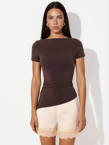 Busem - Blusa em castanho: frente