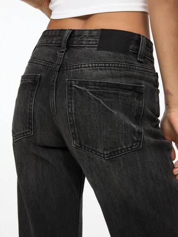Pull&Bear Normalny krój Jeansy w kolorze czarny