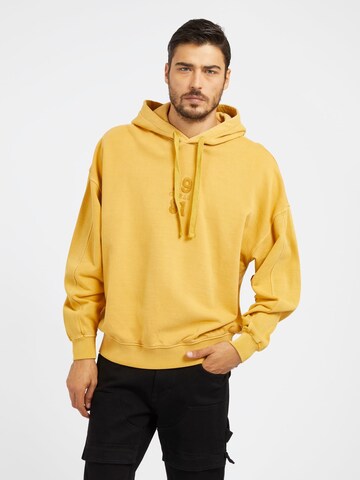 GUESS Sweatshirt in Yellow: front