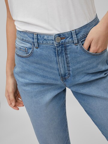 regular Jeans 'Naomi' di VILA in blu