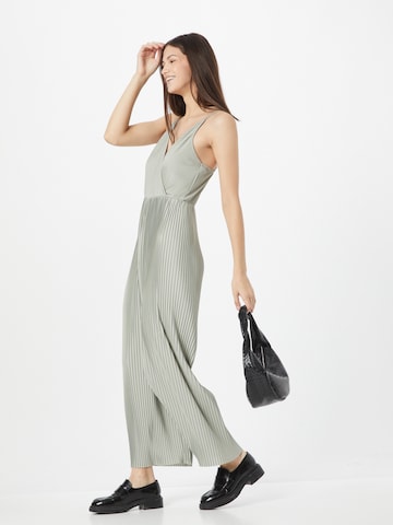 Tuta jumpsuit 'Jessie' di ABOUT YOU in verde