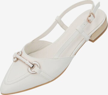 Palado Classic Flats 'Edef' in White: front