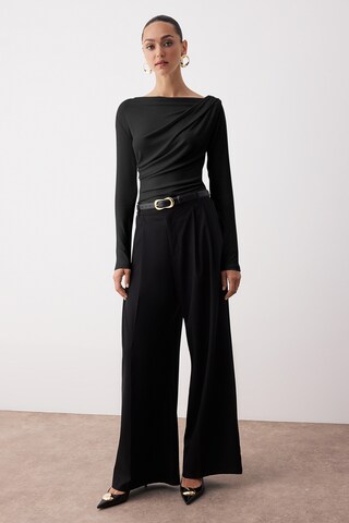 Trendyol - Camiseta en negro