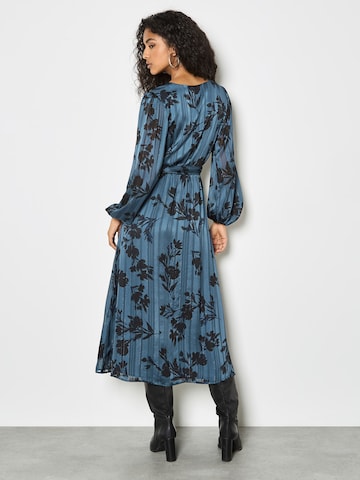 Apricot Jurk in Blauw