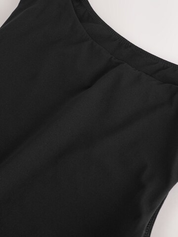 self. Top in Schwarz