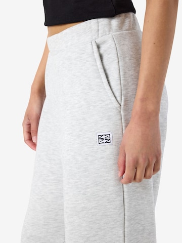 Noisy may - Loosefit Pantalón 'NMVilla' en gris