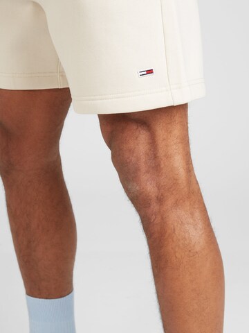 Tommy Jeans Regular Shorts in Beige