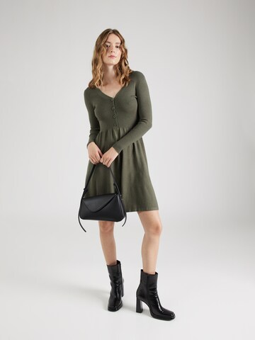 Robe 'Dotta' ABOUT YOU en vert