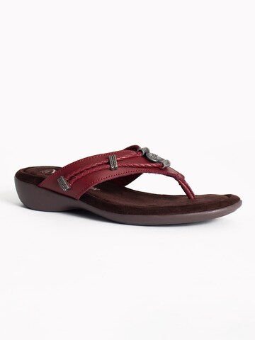 Minnetonka T-bar sandals 'Silverthorne360' in Red