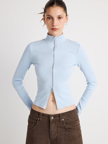 Giacca di felpa di Gina Tricot in blu