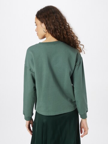 ABOUT YOU - Sweatshirt 'Valentine' em verde