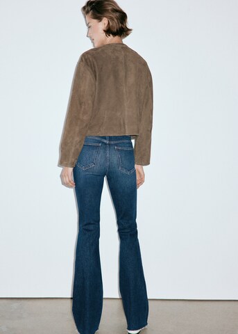 MANGO Flared Jeans in Blau