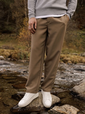 DAN FOX APPAREL regular Παντελόνι 'Gregor' σε καφέ