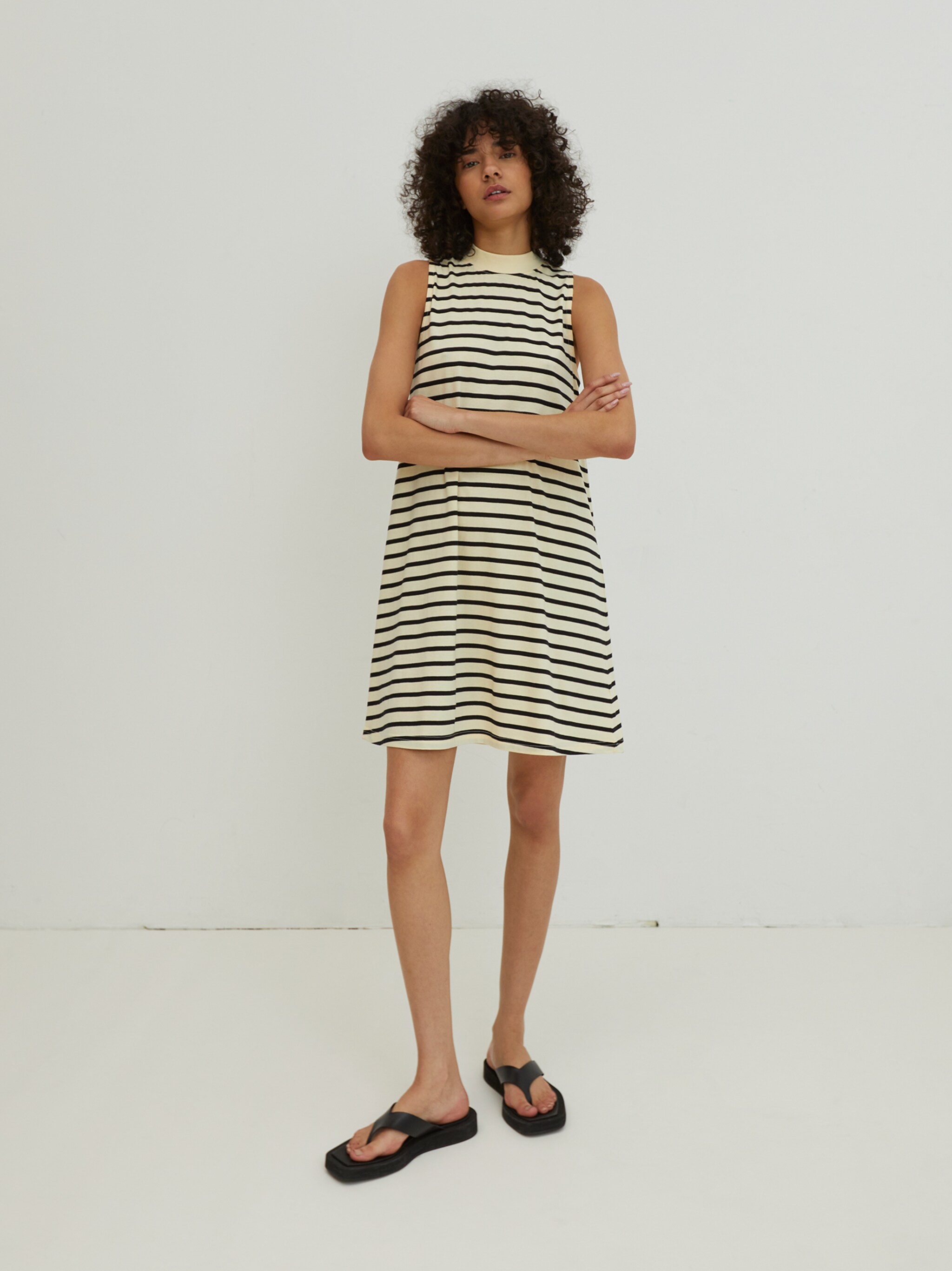 EDITED Producten Jurk 'Aleana' Crème