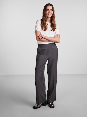 PIECES Loose fit Pleated Pants 'Neva' in Grey