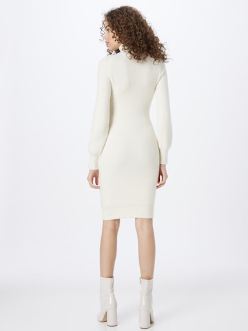 GUESS فستان مُحاك 'Brigitte' بلون أبيض
