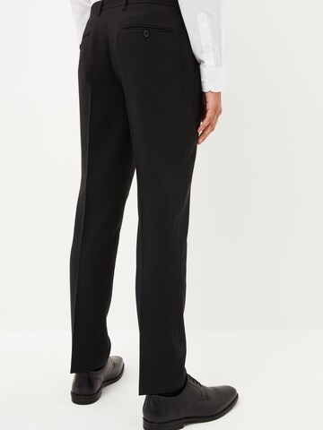 Coupe slim Pantalon à plis Next en noir