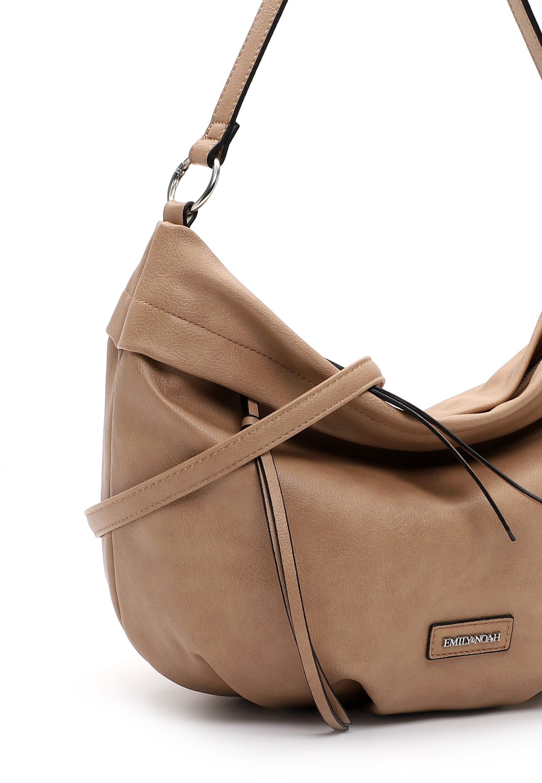 Emily & Noah Schoudertas in Beige