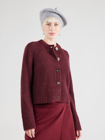 Cardigan & Other Stories en rouge : devant