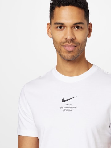 Tricou de la Nike Sportswear pe alb