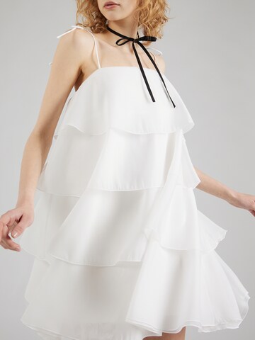 Robe Gina Tricot en blanc