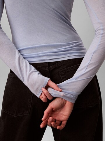 T-shirt Calvin Klein Jeans en bleu