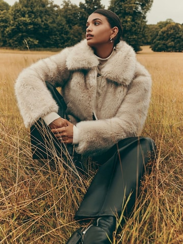 Friends Like These Tussenmantel in Beige