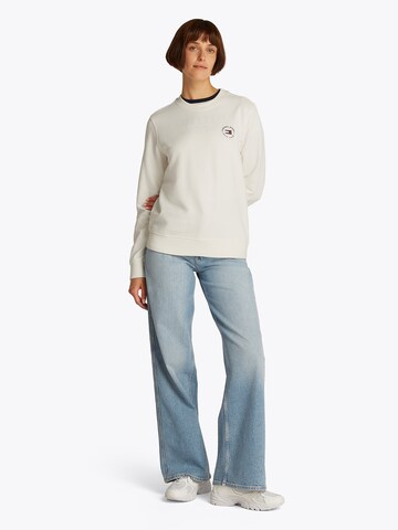 Tommy Jeans Sweatshirt 'ESSENTIAL' in White