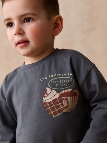 Next Shirt in Grau