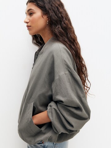 Pull&Bear Jacke in Grau