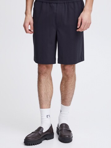 regular Pantaloni chino di Casual Friday in blu: frontale