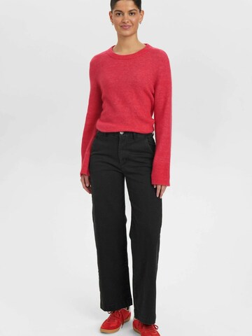 NÜMPH Loosefit Farkut värissä musta