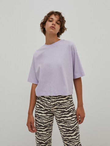 purpurinė EDITED Marškinėliai 'Sila': priekis