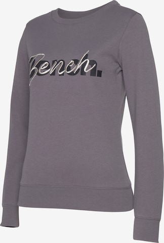 BENCH Sweatshirt i grå