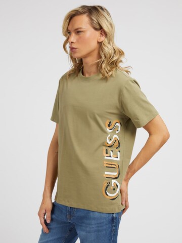 GUESS - Camiseta en marrón: frente