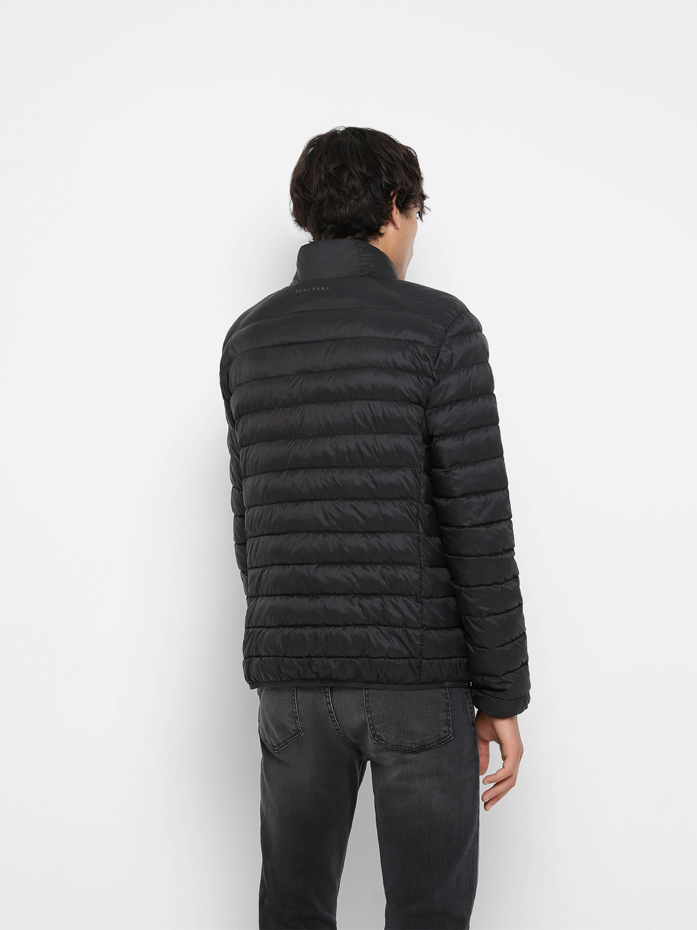 Männer Jacken Scalpers Steppjacke Mit Totenkopf ' ' in Schwarz - YF38689 Männer Jacken Scalpers Steppjacke Mit Totenkopf ' ' in Schwarz - YF38689