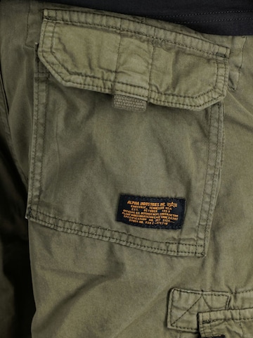 ALPHA INDUSTRIES - regular Pantalón en verde