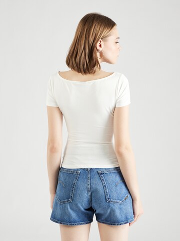 T-shirt Gina Tricot en blanc