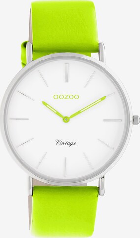 OOZOO Analog Watch in Green: front