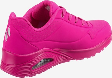 Baskets basses 'UNO - Night Shades' SKECHERS en rose